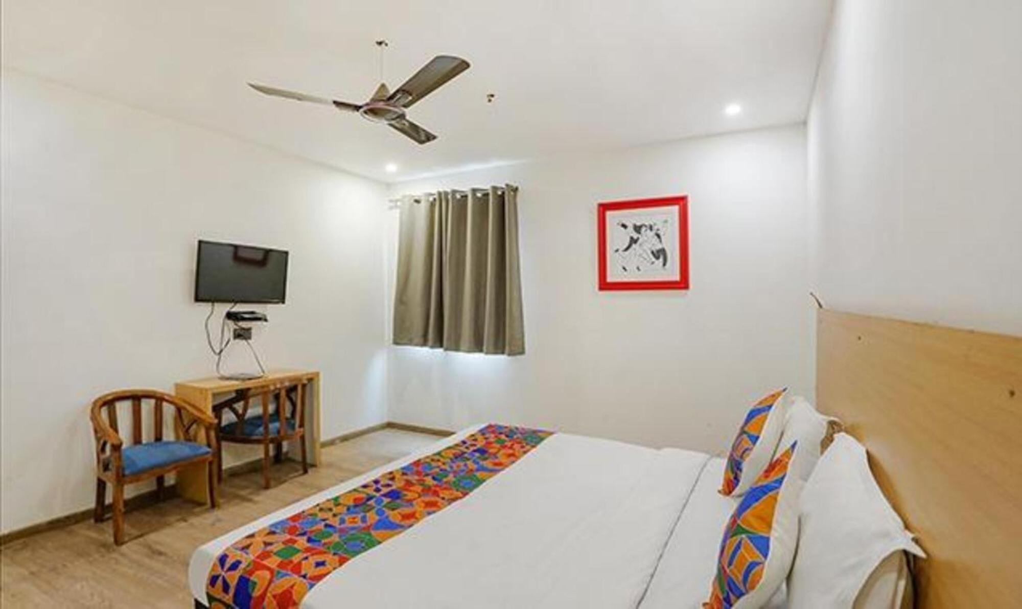 Fabhotel F9 Sector 58 Νόιντα Εξωτερικό φωτογραφία