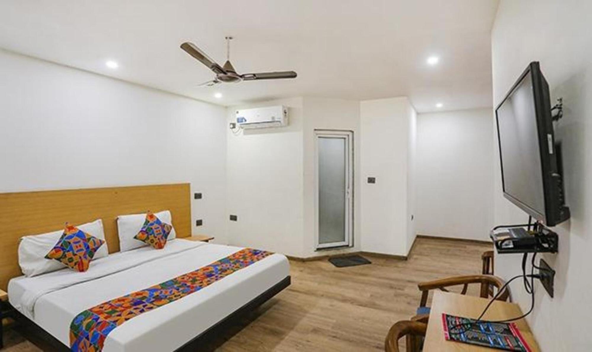 Fabhotel F9 Sector 58 Νόιντα Εξωτερικό φωτογραφία