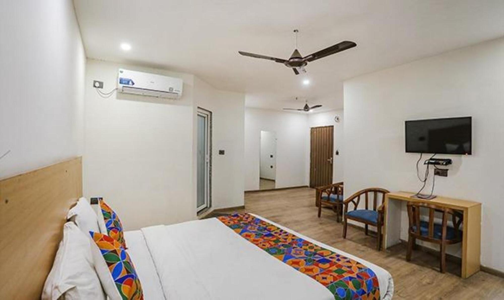 Fabhotel F9 Sector 58 Νόιντα Εξωτερικό φωτογραφία